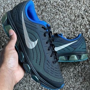 Size 9 - Women’s Nike Tailwind 6 Black Shoes 621225-003.
